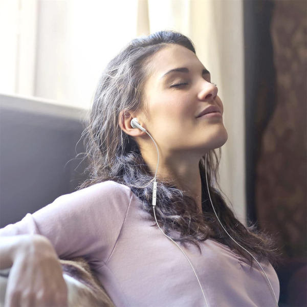 iPhone Compatible Wired Earphones with Built-in Microphone & Volume Control White (Pack of 2)